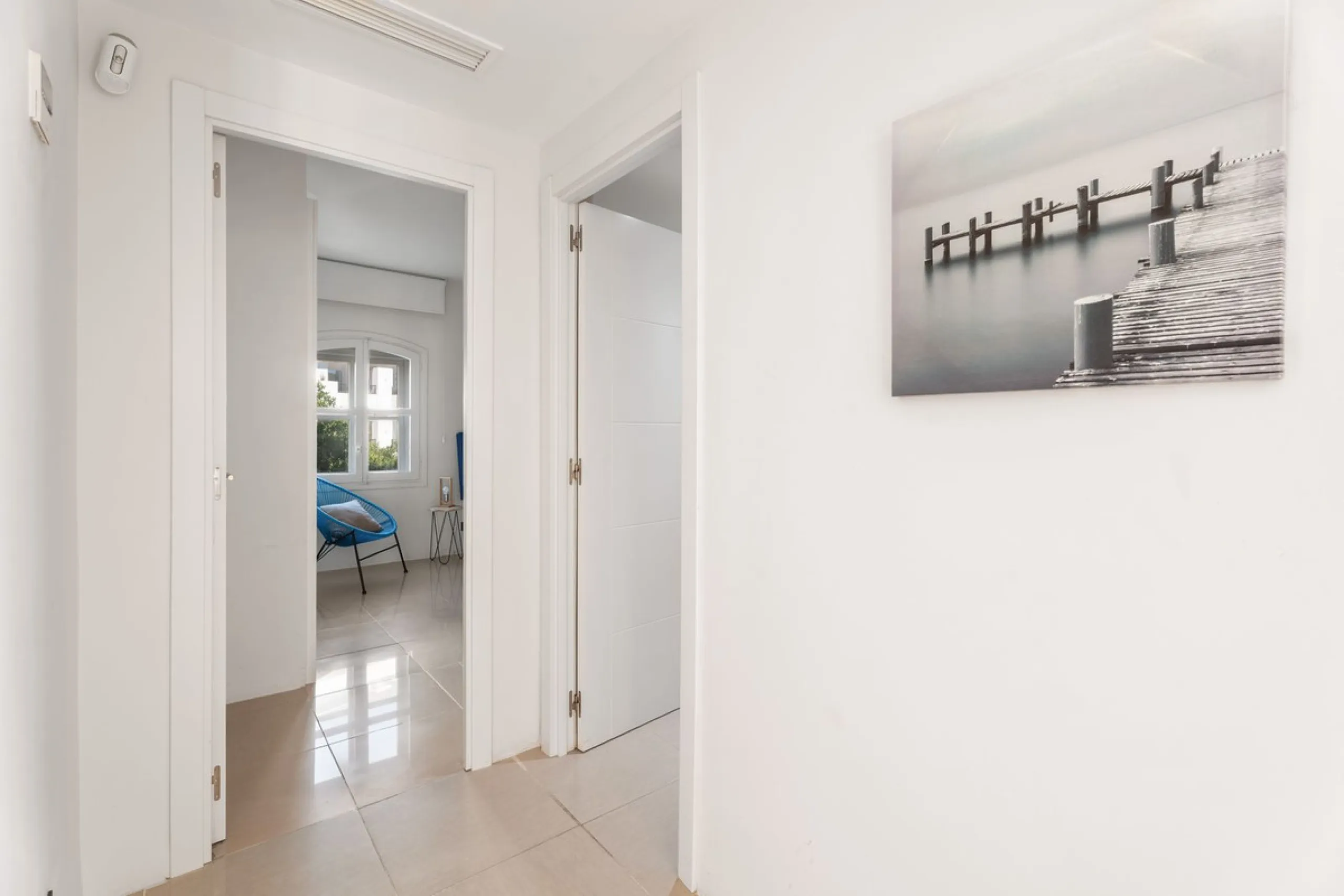 Apartment - Middle Floor Apartment в продаже в Marbella, Málaga. В доме 3 спален и 2 ванных комнат. Площадь дома 129 м²