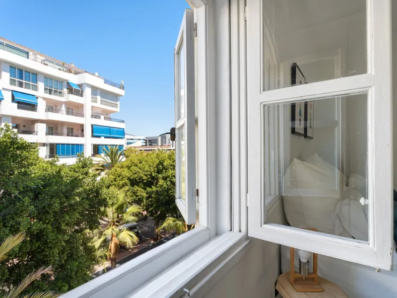 Apartment - Middle Floor Apartment в продаже в Marbella, Málaga. В доме 3 спален и 2 ванных комнат. Площадь дома 129 м²