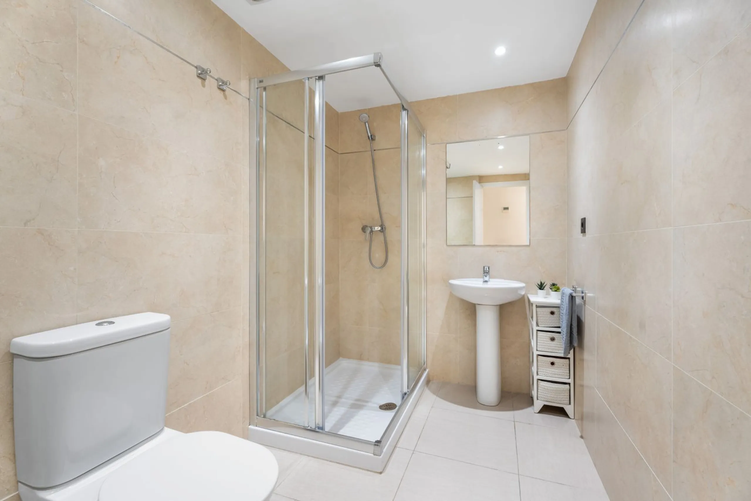Apartment - Middle Floor Apartment в продаже в Marbella, Málaga. В доме 3 спален и 2 ванных комнат. Площадь дома 129 м²