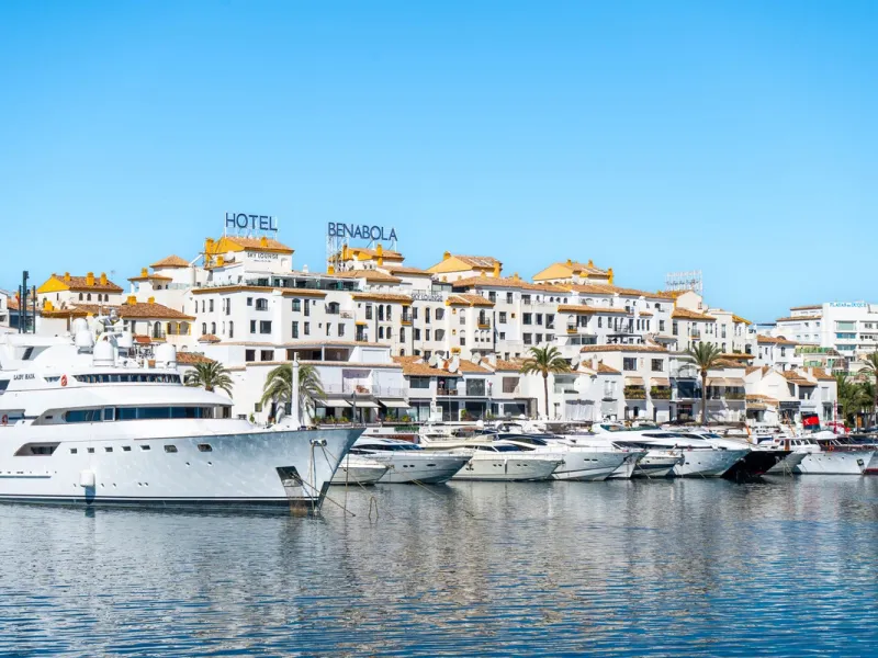 Apartment - Middle Floor Apartment в продаже в Marbella, Málaga. В доме 3 спален и 2 ванных комнат. Площадь дома 129 м²
