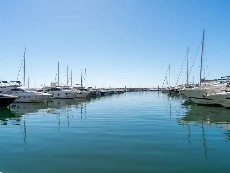 Apartment - Middle Floor Apartment в продаже в Marbella, Málaga. В доме 3 спален и 2 ванных комнат. Площадь дома 129 м²