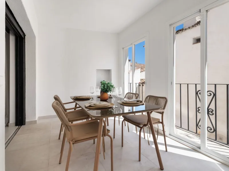 Apartment - Middle Floor Apartment в продаже в Marbella, Málaga. В доме 3 спален и 3 ванных комнат. Площадь дома 166 м²