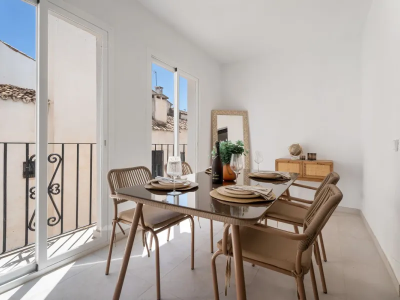 Apartment - Middle Floor Apartment в продаже в Marbella, Málaga. В доме 3 спален и 3 ванных комнат. Площадь дома 166 м²