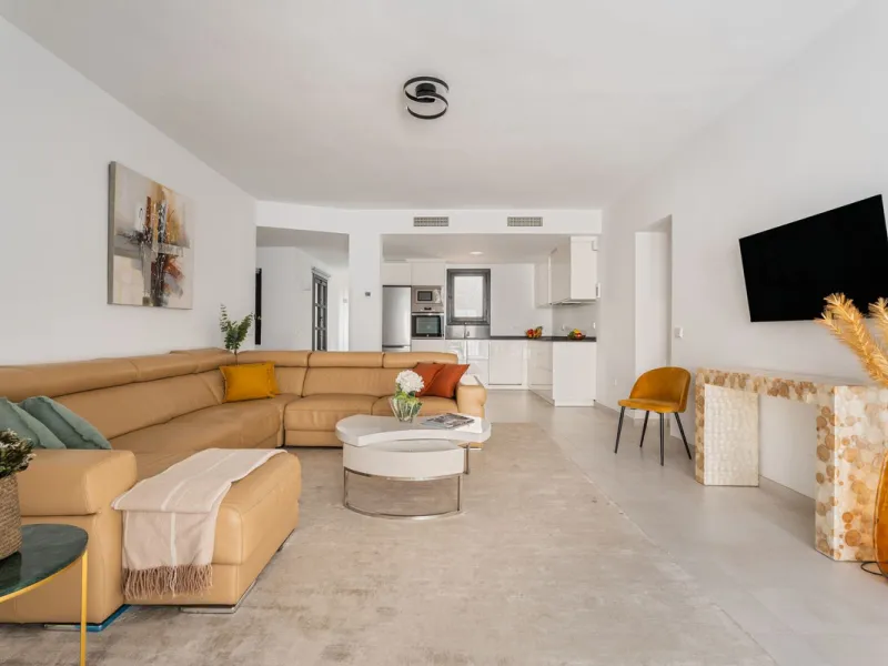 Apartment - Middle Floor Apartment в продаже в Marbella, Málaga. В доме 3 спален и 3 ванных комнат. Площадь дома 166 м²
