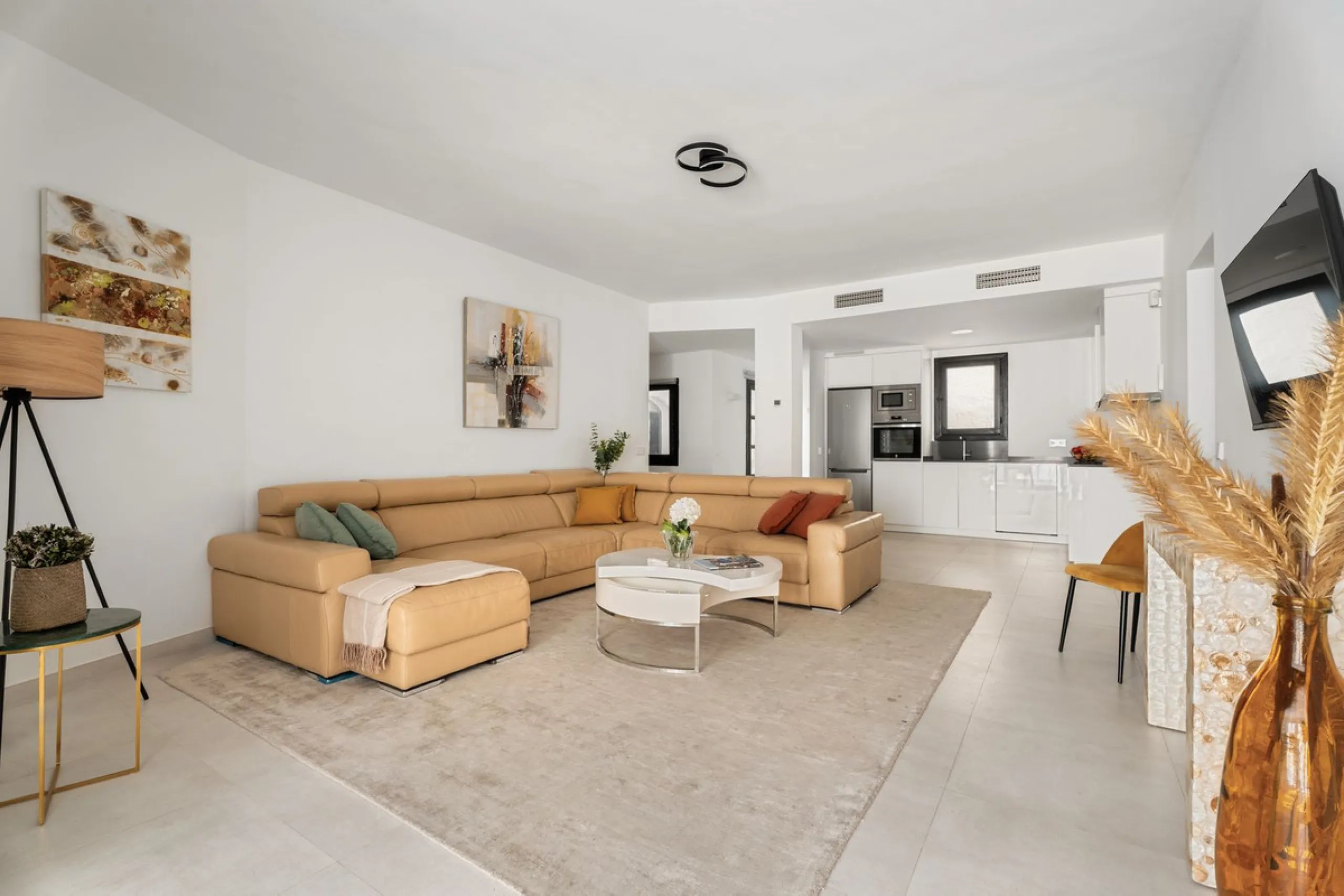 Apartment - Middle Floor Apartment в продаже в Marbella, Málaga. В доме 3 спален и 3 ванных комнат. Площадь дома 166 м²