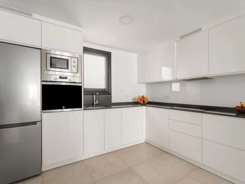 Apartment - Middle Floor Apartment в продаже в Marbella, Málaga. В доме 3 спален и 3 ванных комнат. Площадь дома 166 м²
