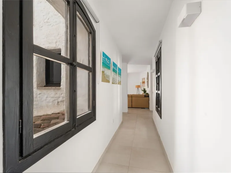 Apartment - Middle Floor Apartment в продаже в Marbella, Málaga. В доме 3 спален и 3 ванных комнат. Площадь дома 166 м²