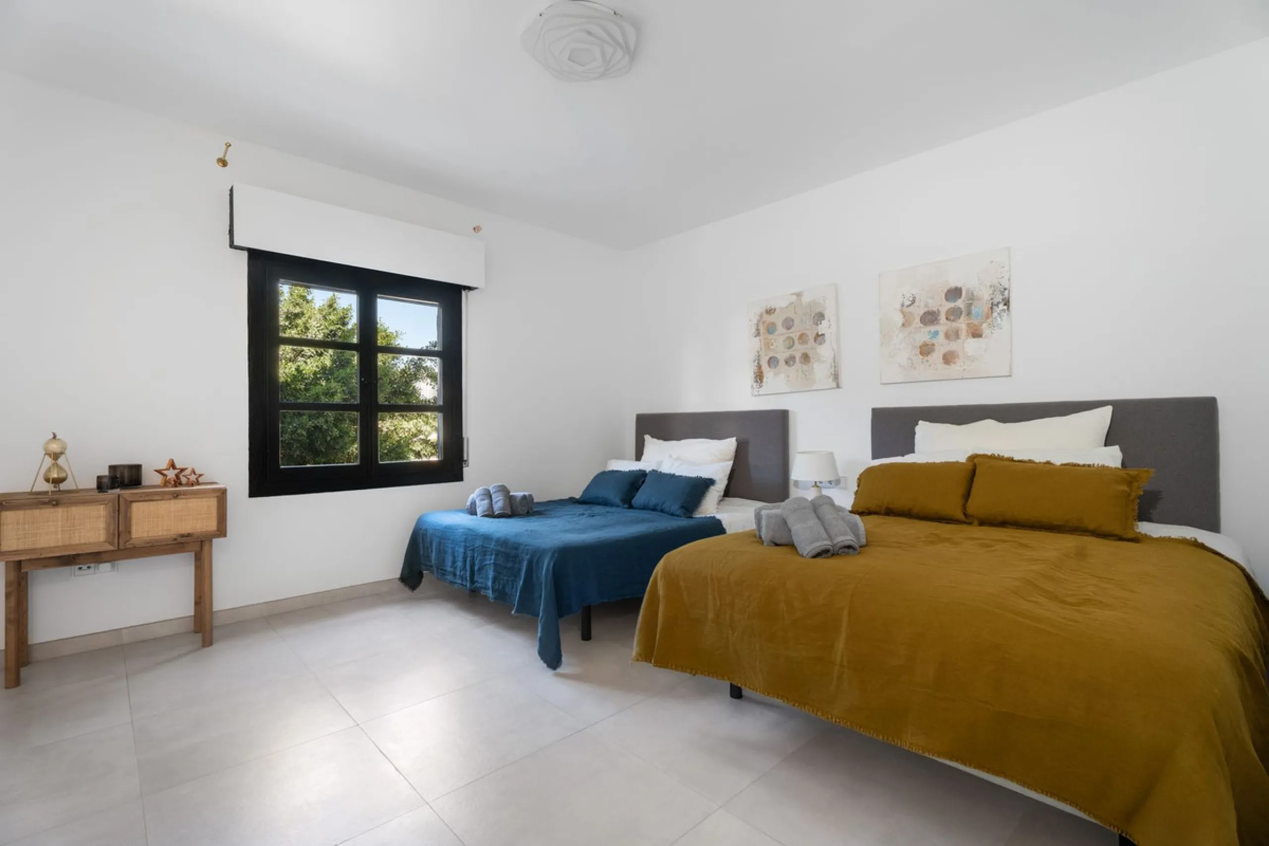 Apartment - Middle Floor Apartment в продаже в Marbella, Málaga. В доме 3 спален и 3 ванных комнат. Площадь дома 166 м²