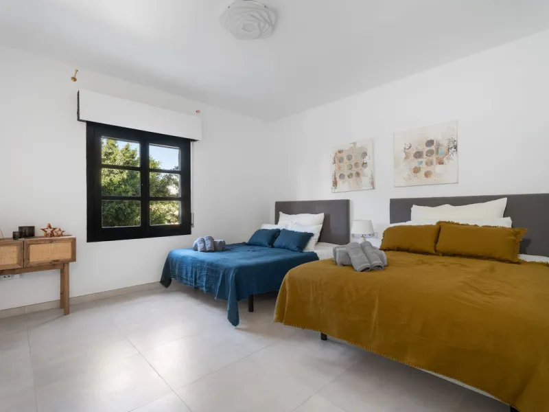 Apartment - Middle Floor Apartment в продаже в Marbella, Málaga. В доме 3 спален и 3 ванных комнат. Площадь дома 166 м²