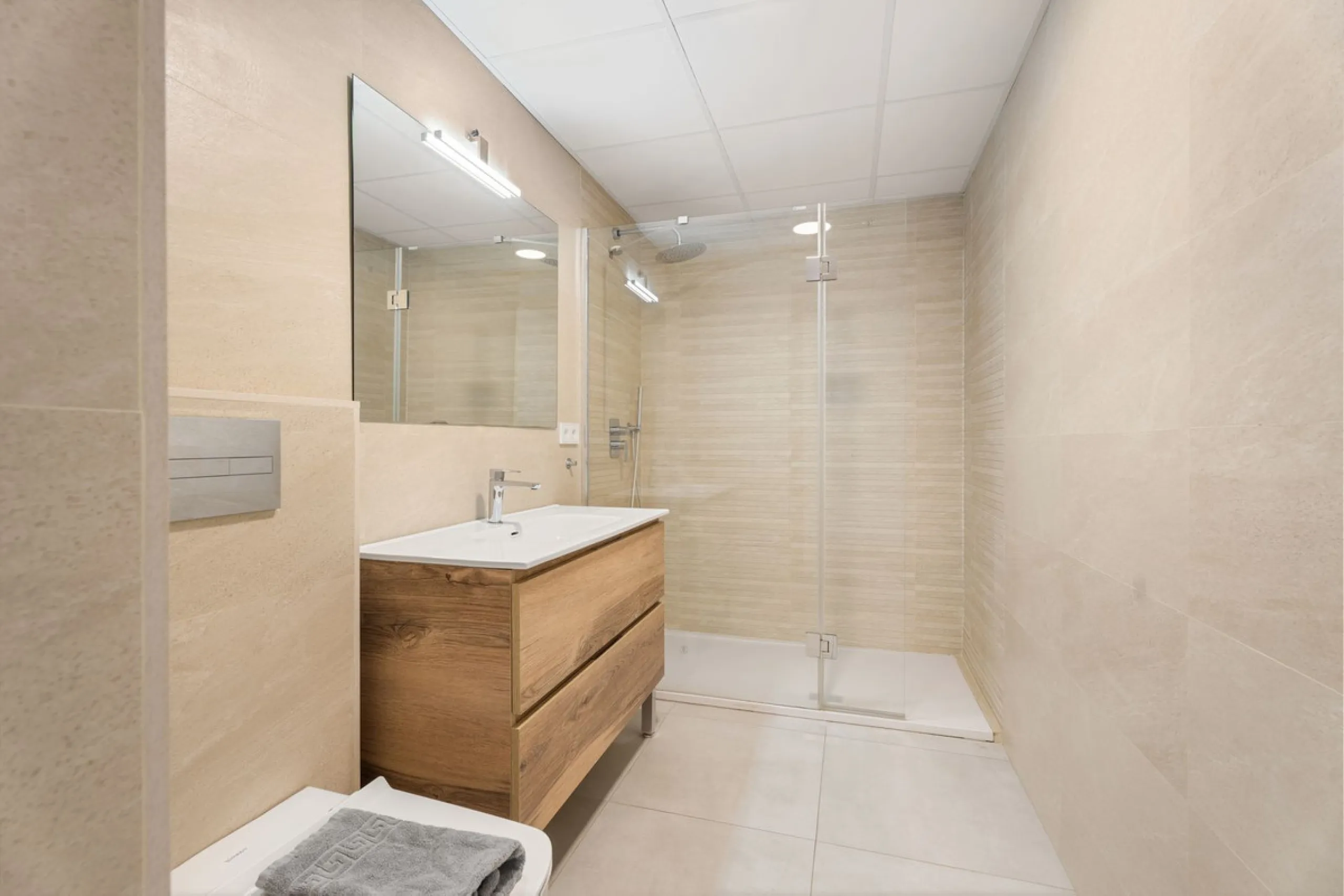 Apartment - Middle Floor Apartment в продаже в Marbella, Málaga. В доме 3 спален и 3 ванных комнат. Площадь дома 166 м²