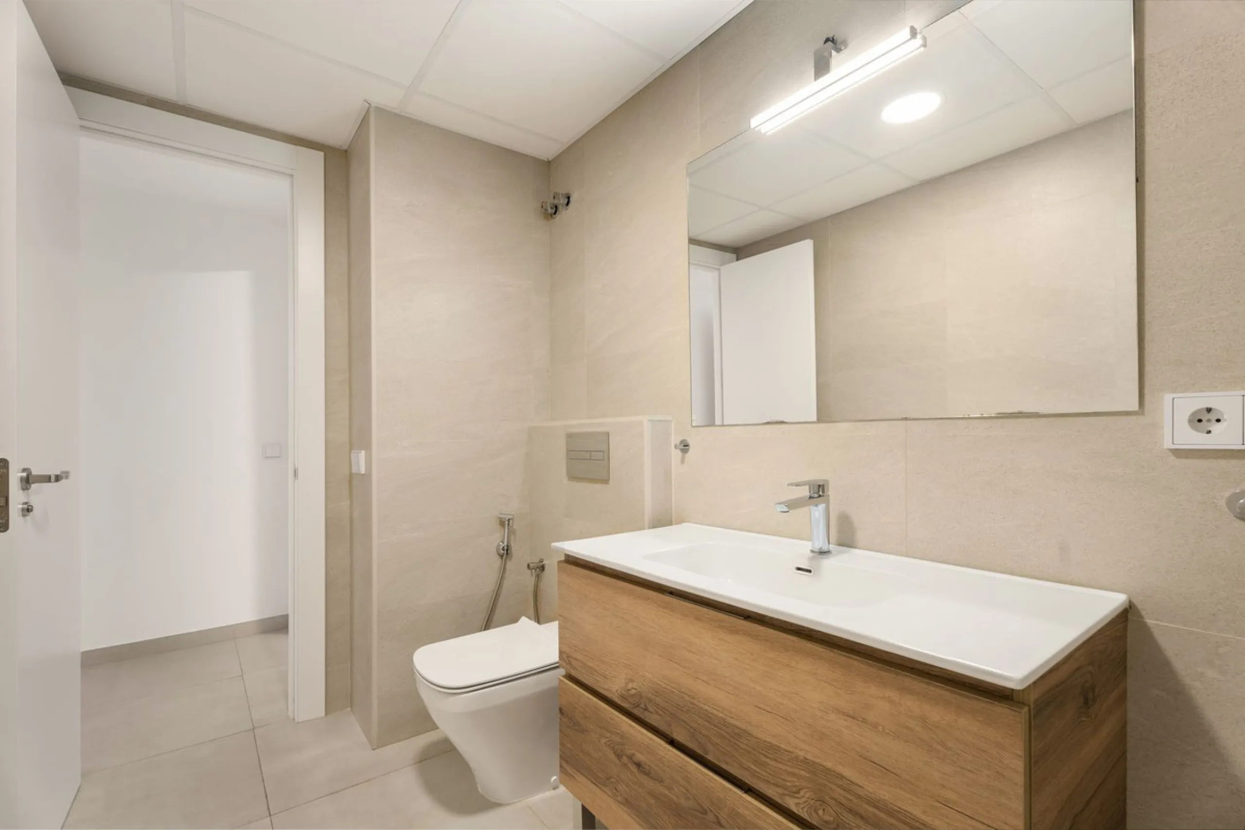 Apartment - Middle Floor Apartment в продаже в Marbella, Málaga. В доме 3 спален и 3 ванных комнат. Площадь дома 166 м²