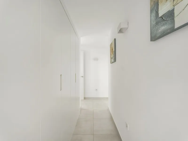 Apartment - Middle Floor Apartment в продаже в Marbella, Málaga. В доме 3 спален и 3 ванных комнат. Площадь дома 166 м²