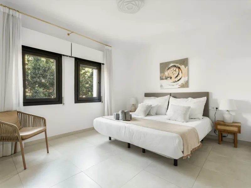 Apartment - Middle Floor Apartment в продаже в Marbella, Málaga. В доме 3 спален и 3 ванных комнат. Площадь дома 166 м²