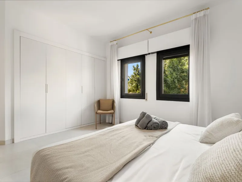 Apartment - Middle Floor Apartment в продаже в Marbella, Málaga. В доме 3 спален и 3 ванных комнат. Площадь дома 166 м²