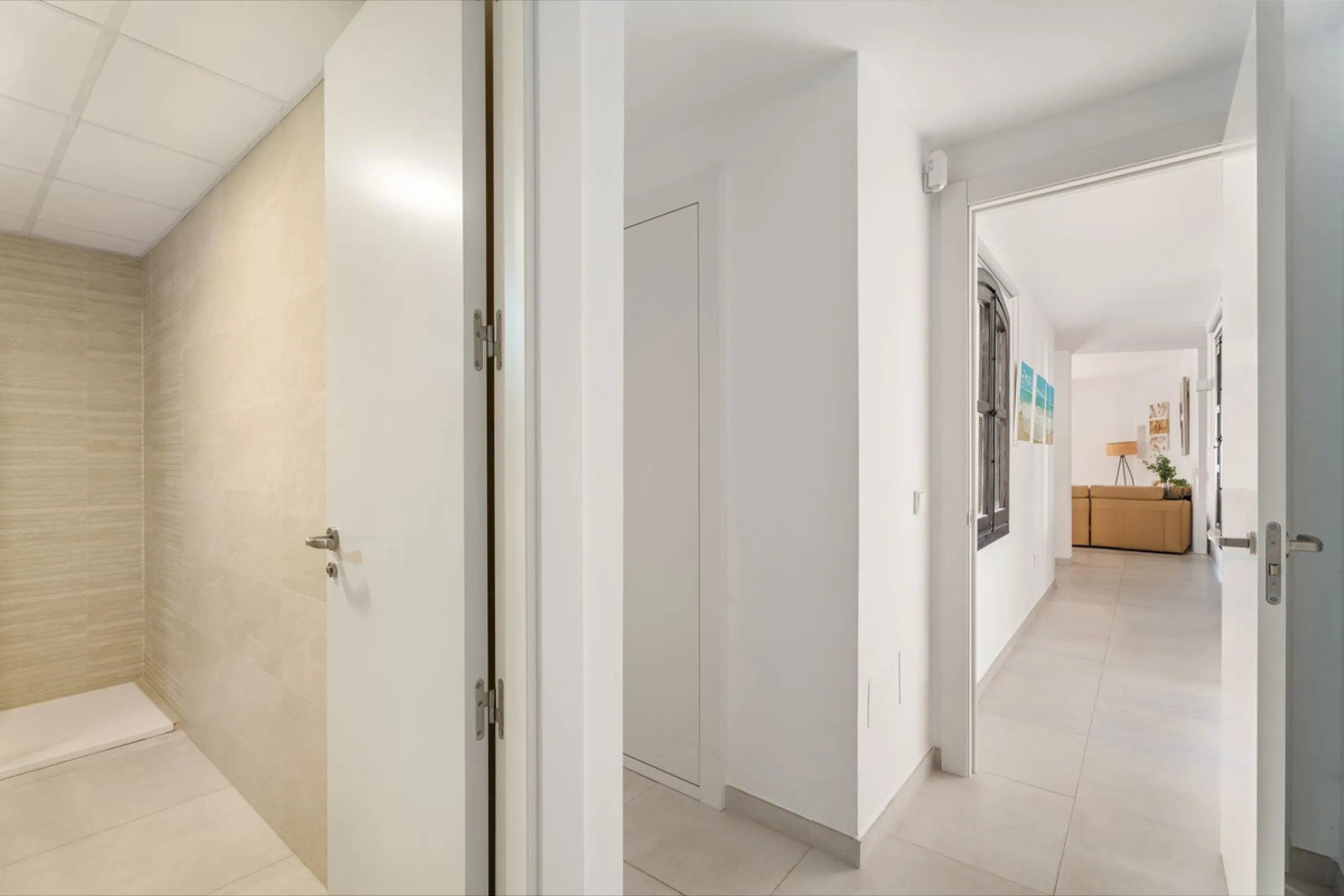 Apartment - Middle Floor Apartment в продаже в Marbella, Málaga. В доме 3 спален и 3 ванных комнат. Площадь дома 166 м²