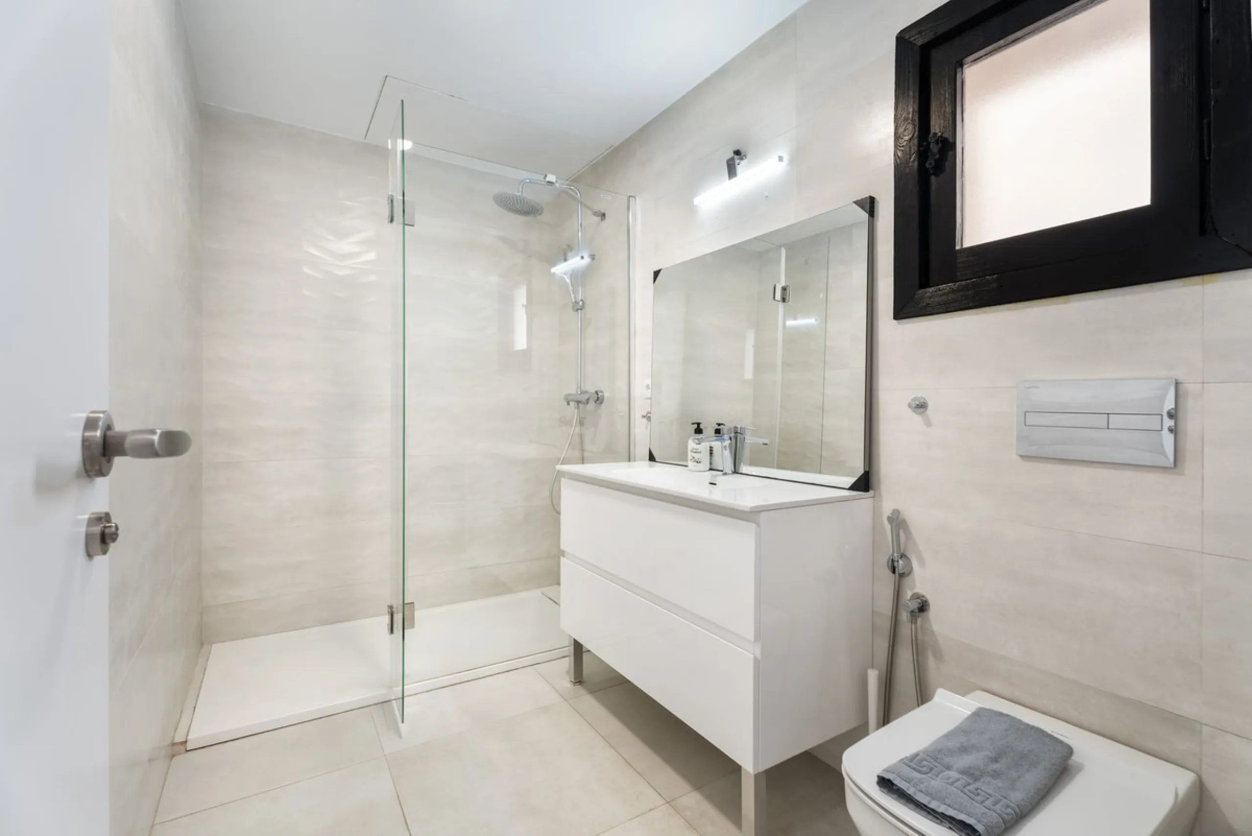 Apartment - Middle Floor Apartment в продаже в Marbella, Málaga. В доме 3 спален и 3 ванных комнат. Площадь дома 166 м²