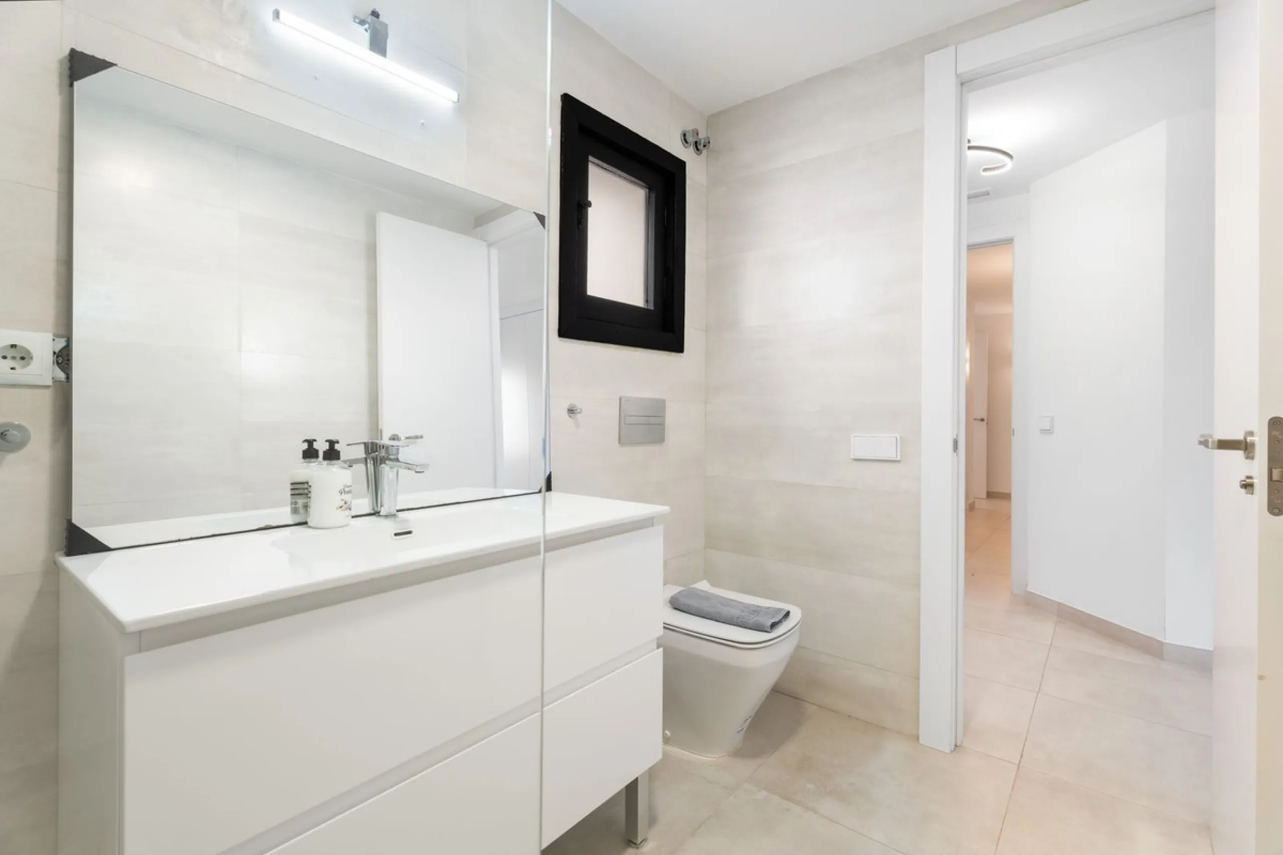 Apartment - Middle Floor Apartment в продаже в Marbella, Málaga. В доме 3 спален и 3 ванных комнат. Площадь дома 166 м²