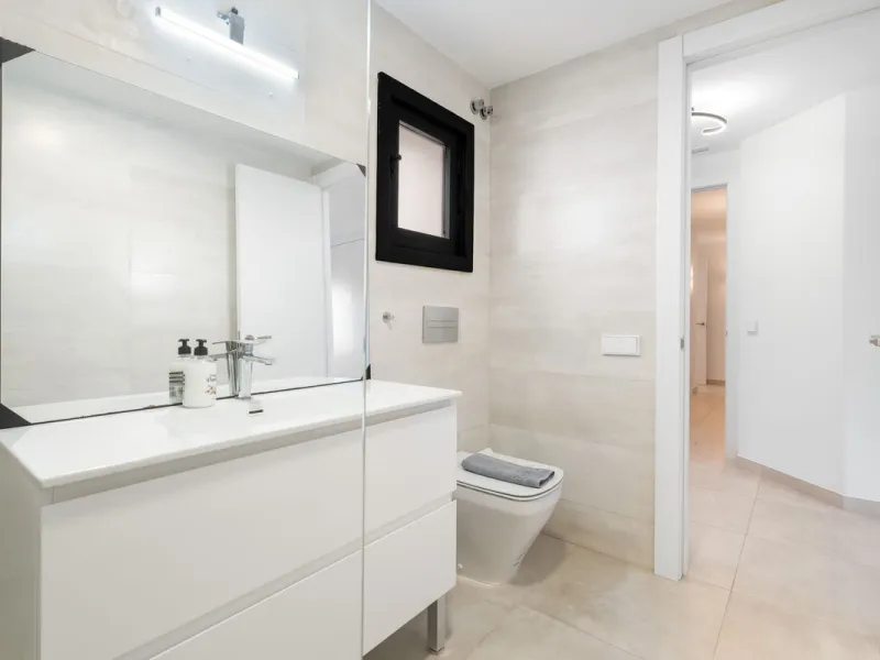 Apartment - Middle Floor Apartment в продаже в Marbella, Málaga. В доме 3 спален и 3 ванных комнат. Площадь дома 166 м²