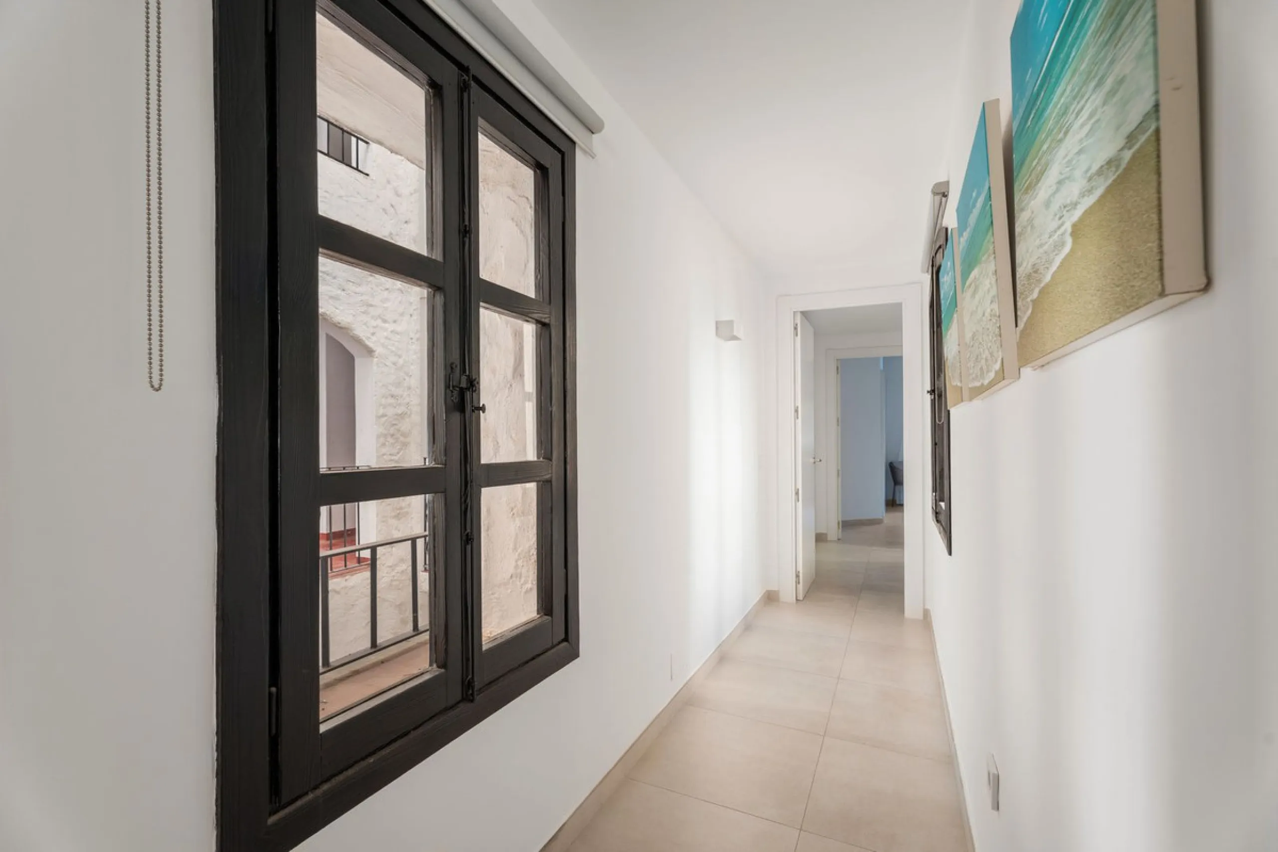 Apartment - Middle Floor Apartment в продаже в Marbella, Málaga. В доме 3 спален и 3 ванных комнат. Площадь дома 166 м²