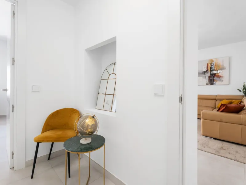 Apartment - Middle Floor Apartment в продаже в Marbella, Málaga. В доме 3 спален и 3 ванных комнат. Площадь дома 166 м²