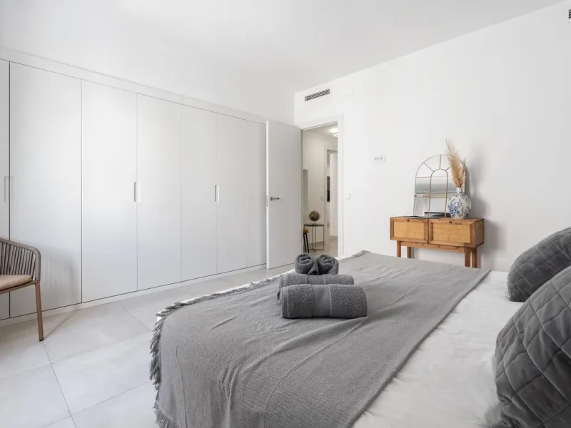 Apartment - Middle Floor Apartment в продаже в Marbella, Málaga. В доме 3 спален и 3 ванных комнат. Площадь дома 166 м²