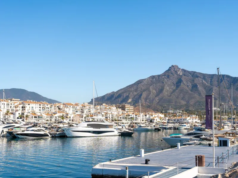Apartment - Middle Floor Apartment в продаже в Marbella, Málaga. В доме 3 спален и 3 ванных комнат. Площадь дома 166 м²