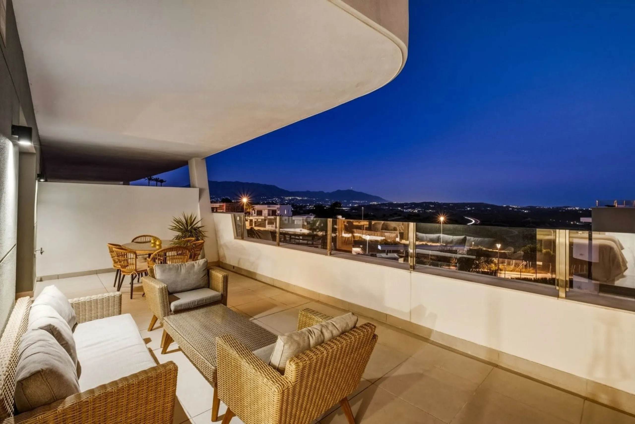 Moderne Wohnung mit zwei Schlafzimmern in Calanova Golf