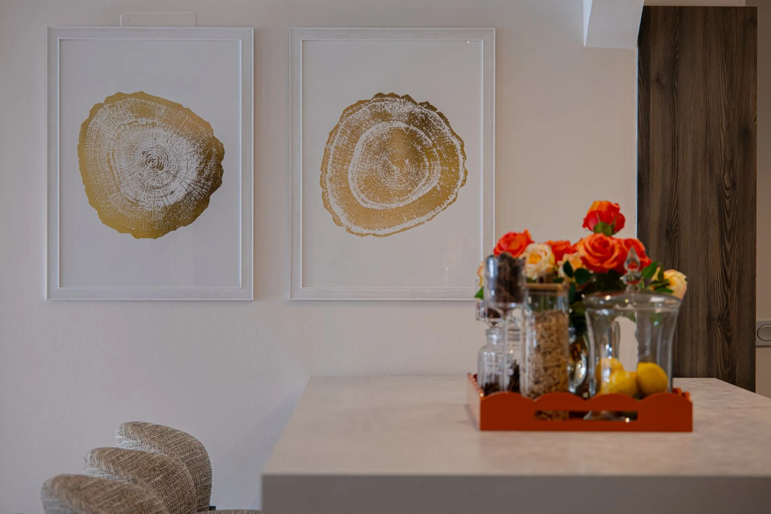 Located within one of the most prestigious developments on the Costa del Sol, this refined apartment in Acosta Los Flamingos offers a perfect blend of contemporary elegance, privacy, and natural surroundings.