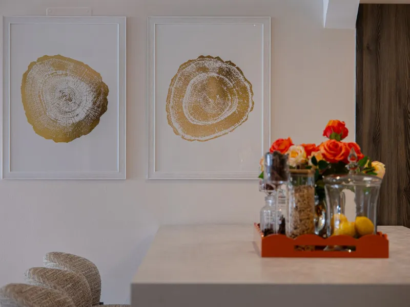 Located within one of the most prestigious developments on the Costa del Sol, this refined apartment in Acosta Los Flamingos offers a perfect blend of contemporary elegance, privacy, and natural surroundings.
