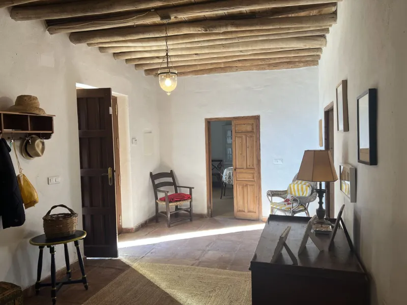 This is an exclusive Cortijo, completely different from others, because there is nothing similar with these dimensions for sale anywhere, much less at this price, in the municipality of Casabermeja.