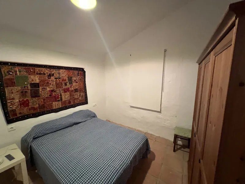This is an exclusive Cortijo, completely different from others, because there is nothing similar with these dimensions for sale anywhere, much less at this price, in the municipality of Casabermeja.
