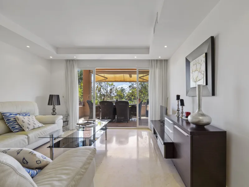 Apartment - Middle Floor Apartment в продаже в Marbella, Málaga. В доме 4 спален и 3 ванных комнат. Площадь дома 177 м²