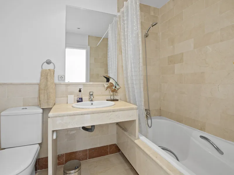 Located in the prestigious Golden Mile of Marbella, this beautifully presented four-bedroom, three-bathroom apartment offers a luxurious lifestyle in one of the most sought-after areas on the Costa del Sol. Set within a secure gated urbanisation with 24-h