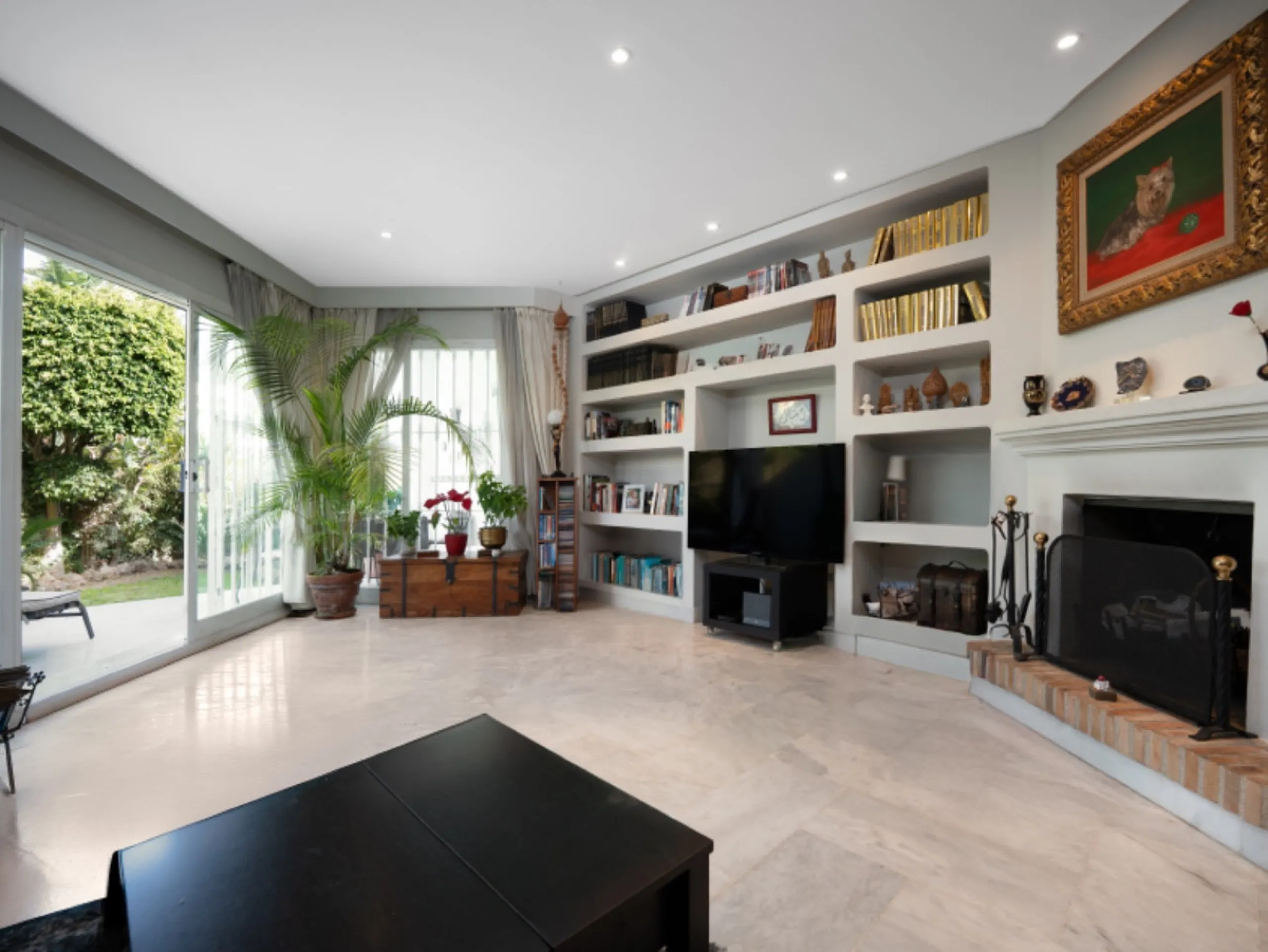 House - Townhouse в продаже в Marbella, Málaga. В доме 3 спален и 3 ванных комнат. Площадь дома 169 м². Площадь участка 210 м²