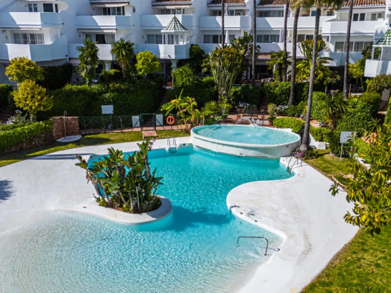 House - Townhouse в продаже в Marbella, Málaga. В доме 3 спален и 3 ванных комнат. Площадь дома 169 м². Площадь участка 210 м²