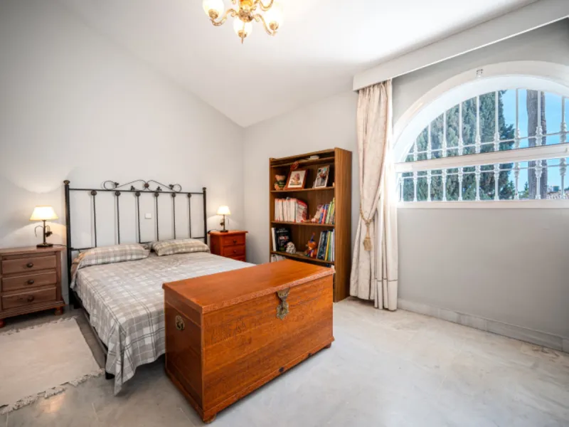 House - Townhouse в продаже в Marbella, Málaga. В доме 3 спален и 3 ванных комнат. Площадь дома 169 м². Площадь участка 210 м²