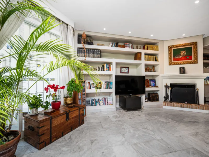 House - Townhouse в продаже в Marbella, Málaga. В доме 3 спален и 3 ванных комнат. Площадь дома 169 м². Площадь участка 210 м²