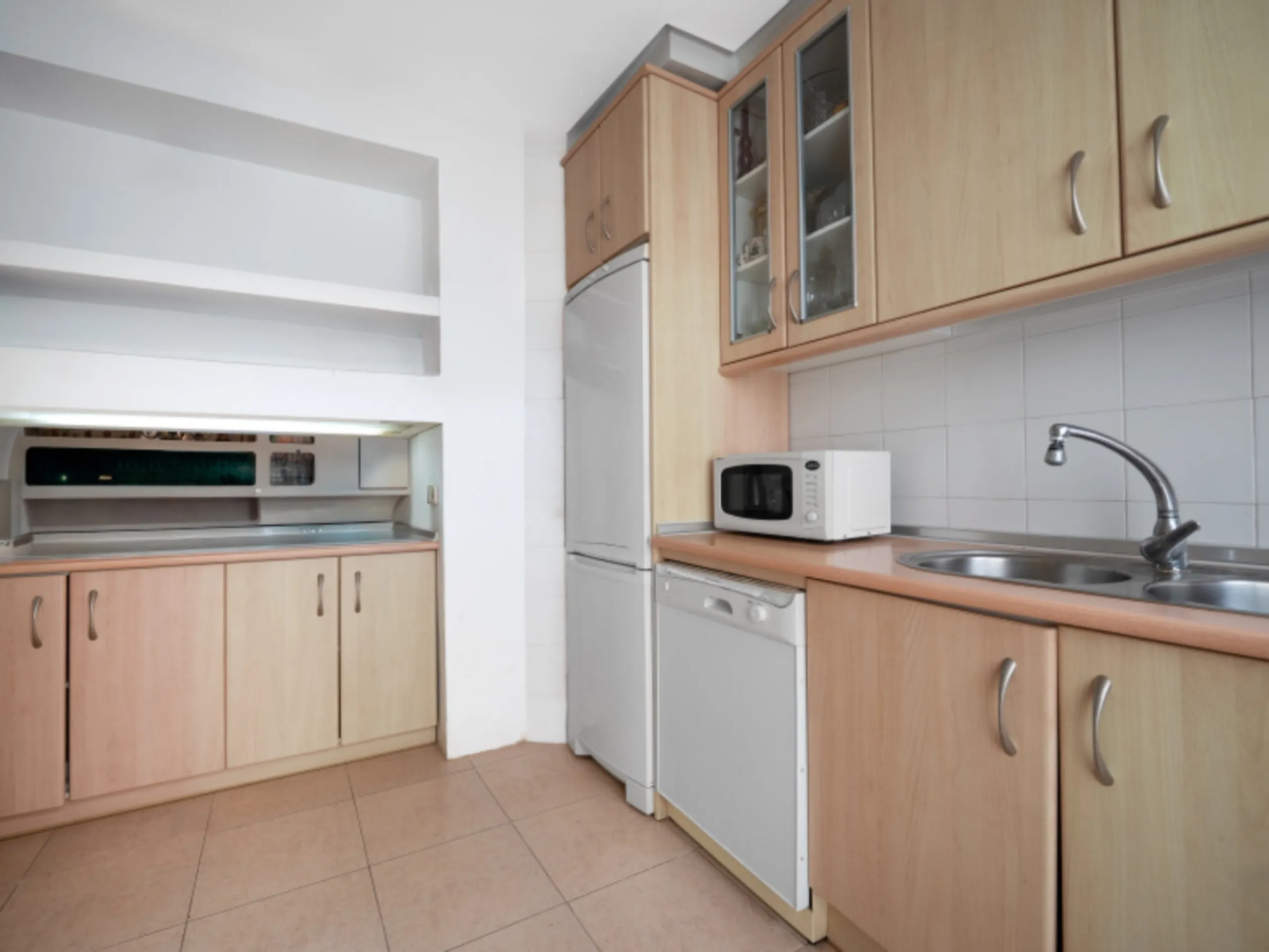 House - Townhouse в продаже в Marbella, Málaga. В доме 3 спален и 3 ванных комнат. Площадь дома 169 м². Площадь участка 210 м²