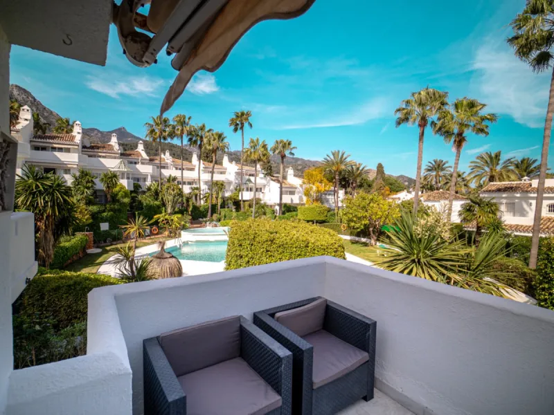 House - Townhouse в продаже в Marbella, Málaga. В доме 3 спален и 3 ванных комнат. Площадь дома 169 м². Площадь участка 210 м²