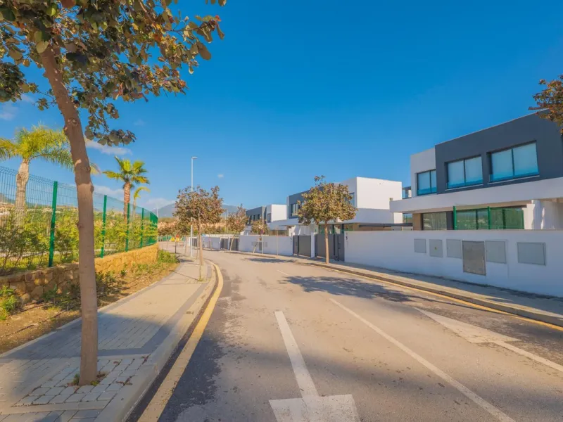 **Townhouse in Atalaya, Estepona - €850,000**