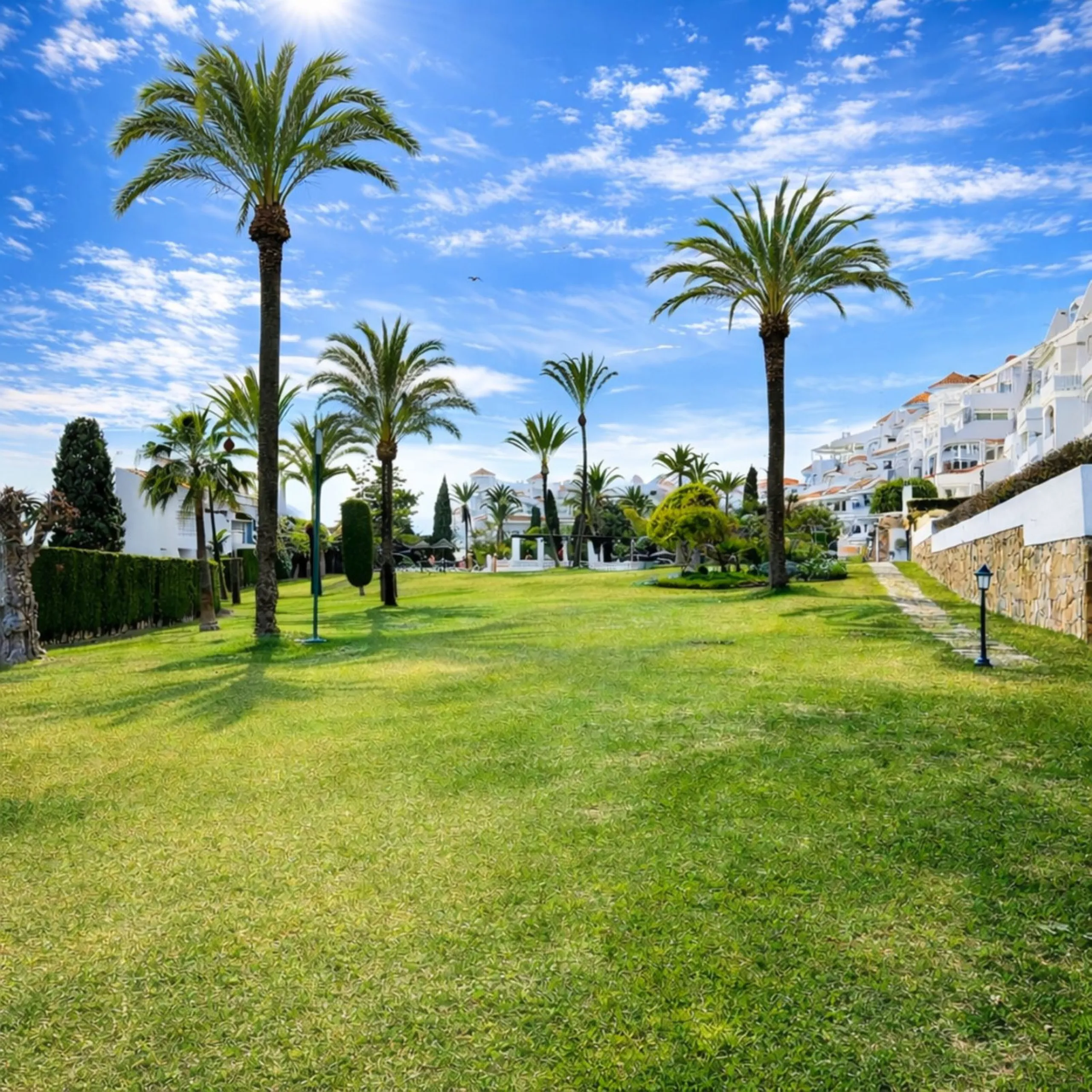 Apartment - Ground Floor Apartment в продаже в Marbella, Málaga. В доме 3 спален и 3 ванных комнат. Площадь дома 124 м²
