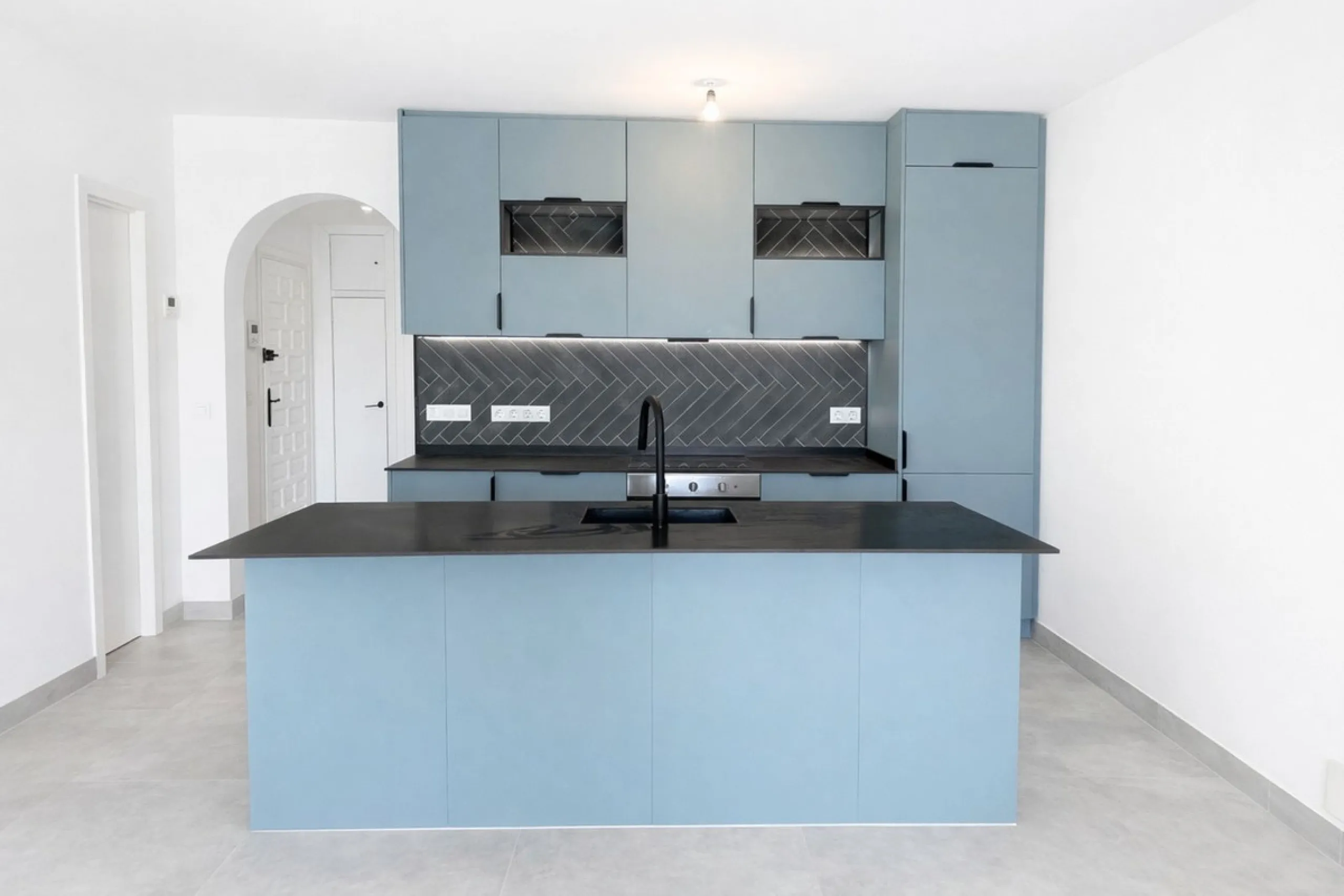 Apartment - Ground Floor Apartment в продаже в Marbella, Málaga. В доме 3 спален и 3 ванных комнат. Площадь дома 124 м²