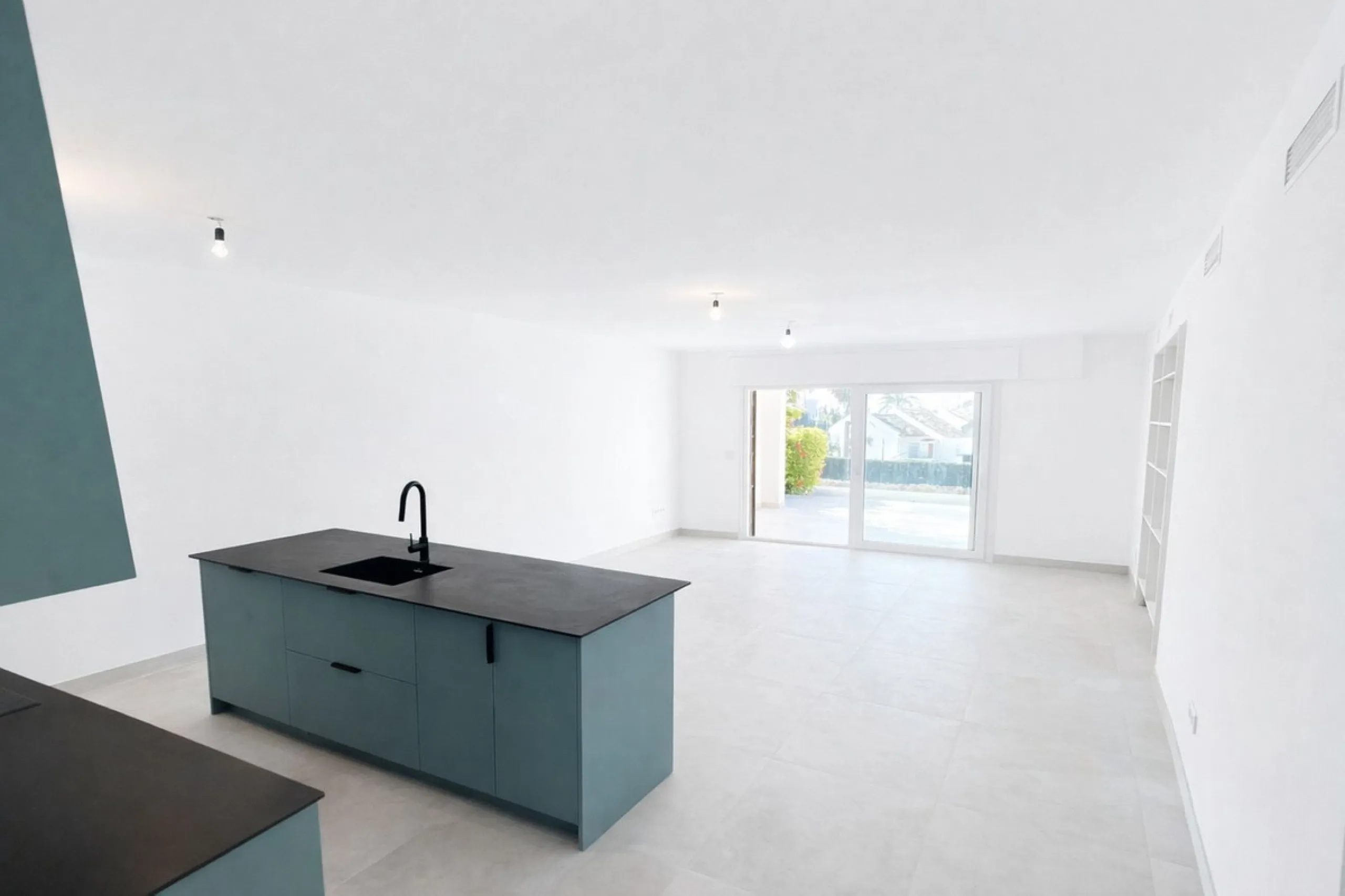 Apartment - Ground Floor Apartment в продаже в Marbella, Málaga. В доме 3 спален и 3 ванных комнат. Площадь дома 124 м²