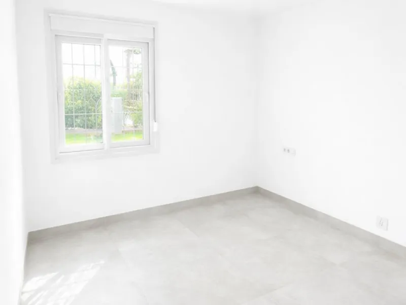 Apartment - Ground Floor Apartment в продаже в Marbella, Málaga. В доме 3 спален и 3 ванных комнат. Площадь дома 124 м²