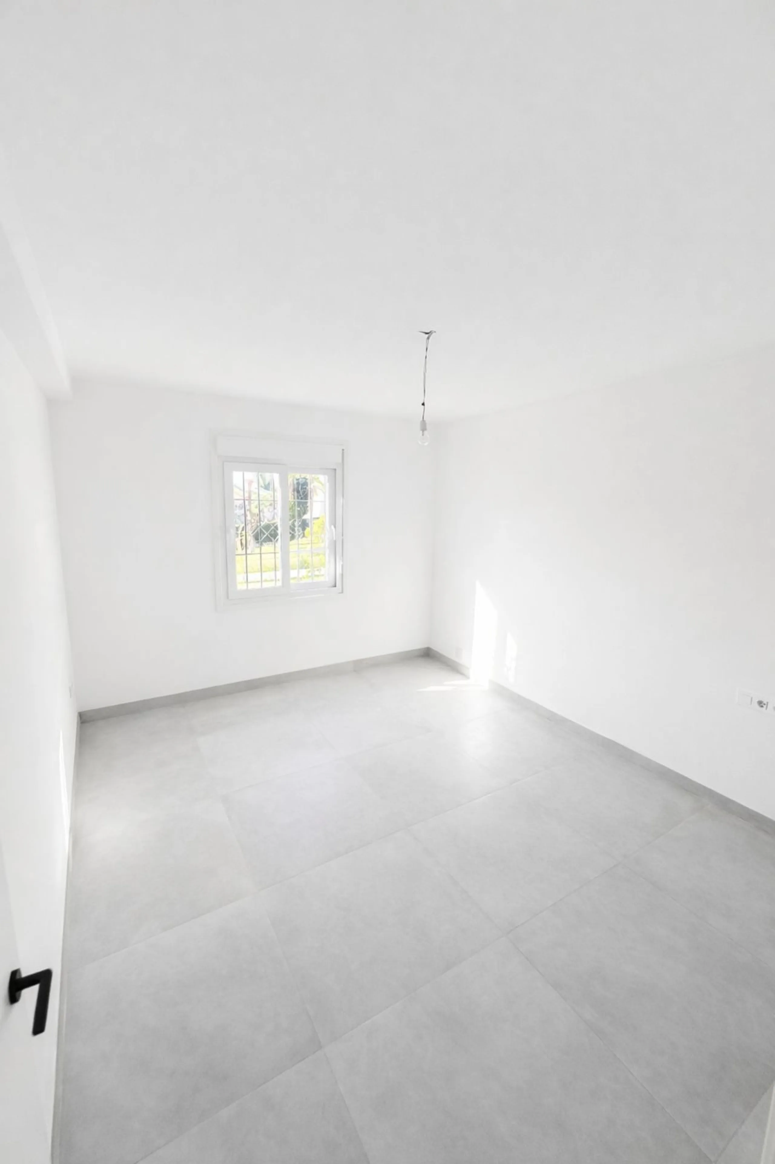 Apartment - Ground Floor Apartment в продаже в Marbella, Málaga. В доме 3 спален и 3 ванных комнат. Площадь дома 124 м²