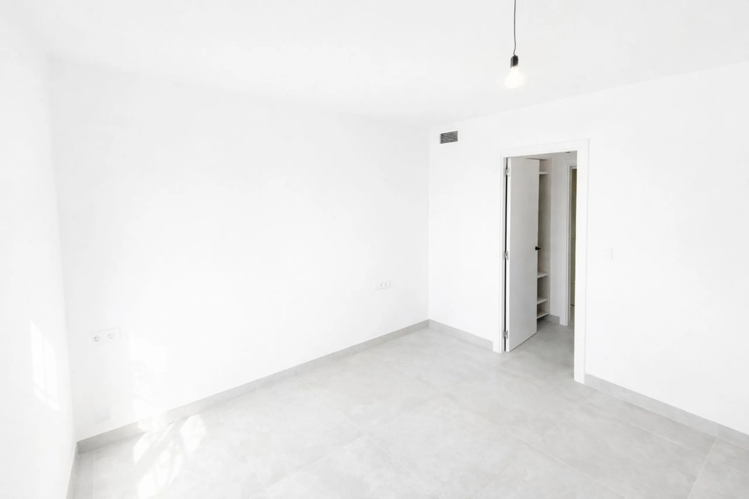 Apartment - Ground Floor Apartment в продаже в Marbella, Málaga. В доме 3 спален и 3 ванных комнат. Площадь дома 124 м²