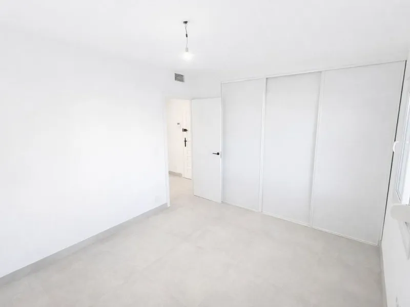 Apartment - Ground Floor Apartment в продаже в Marbella, Málaga. В доме 3 спален и 3 ванных комнат. Площадь дома 124 м²