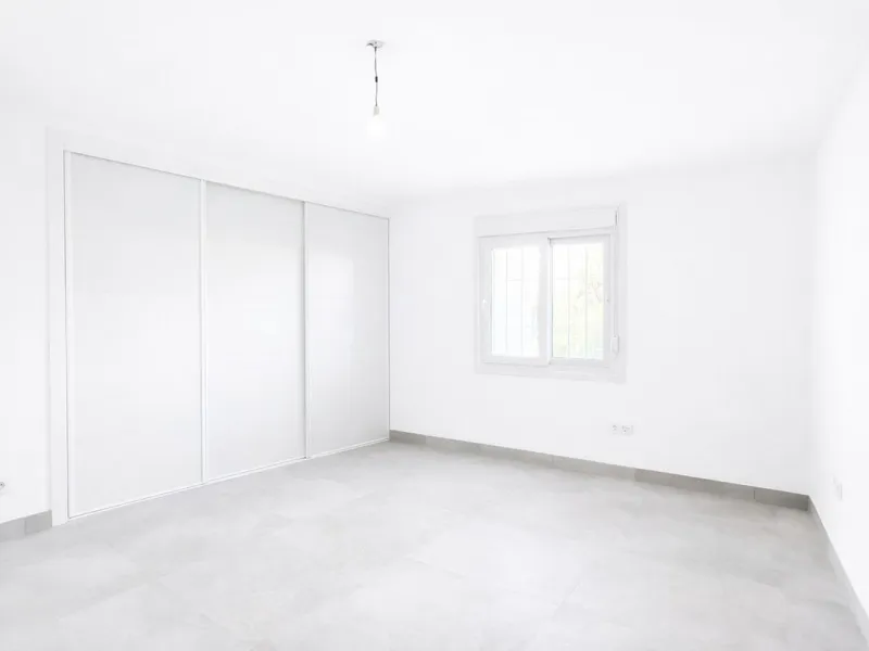 Apartment - Ground Floor Apartment в продаже в Marbella, Málaga. В доме 3 спален и 3 ванных комнат. Площадь дома 124 м²