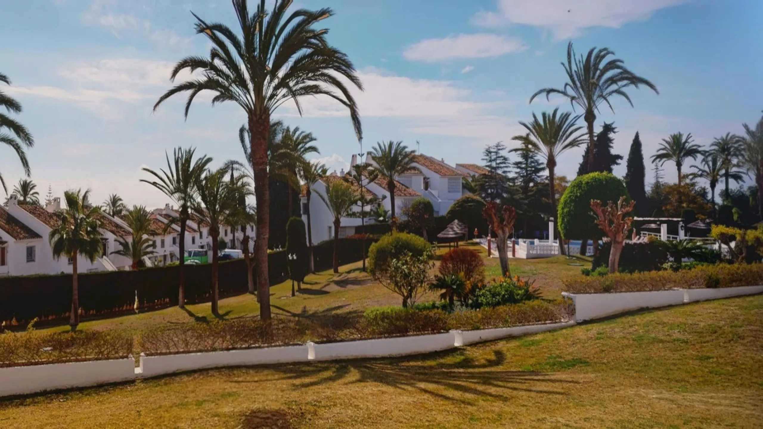 Apartment - Ground Floor Apartment в продаже в Marbella, Málaga. В доме 3 спален и 3 ванных комнат. Площадь дома 124 м²