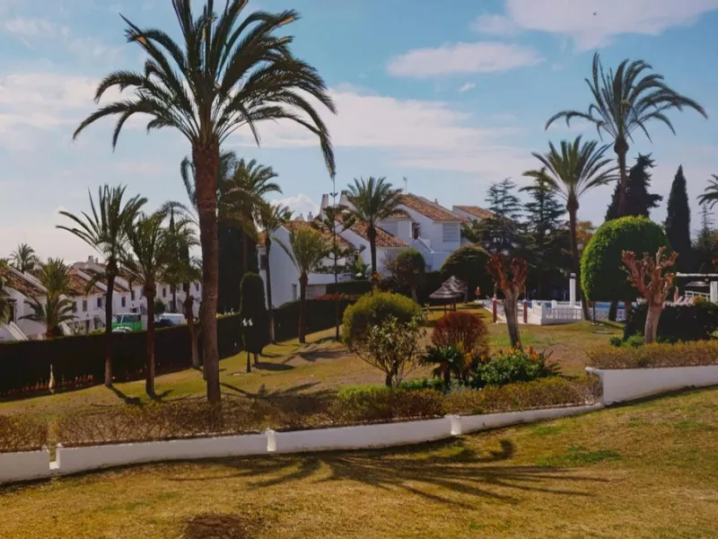 Apartment - Ground Floor Apartment в продаже в Marbella, Málaga. В доме 3 спален и 3 ванных комнат. Площадь дома 124 м²